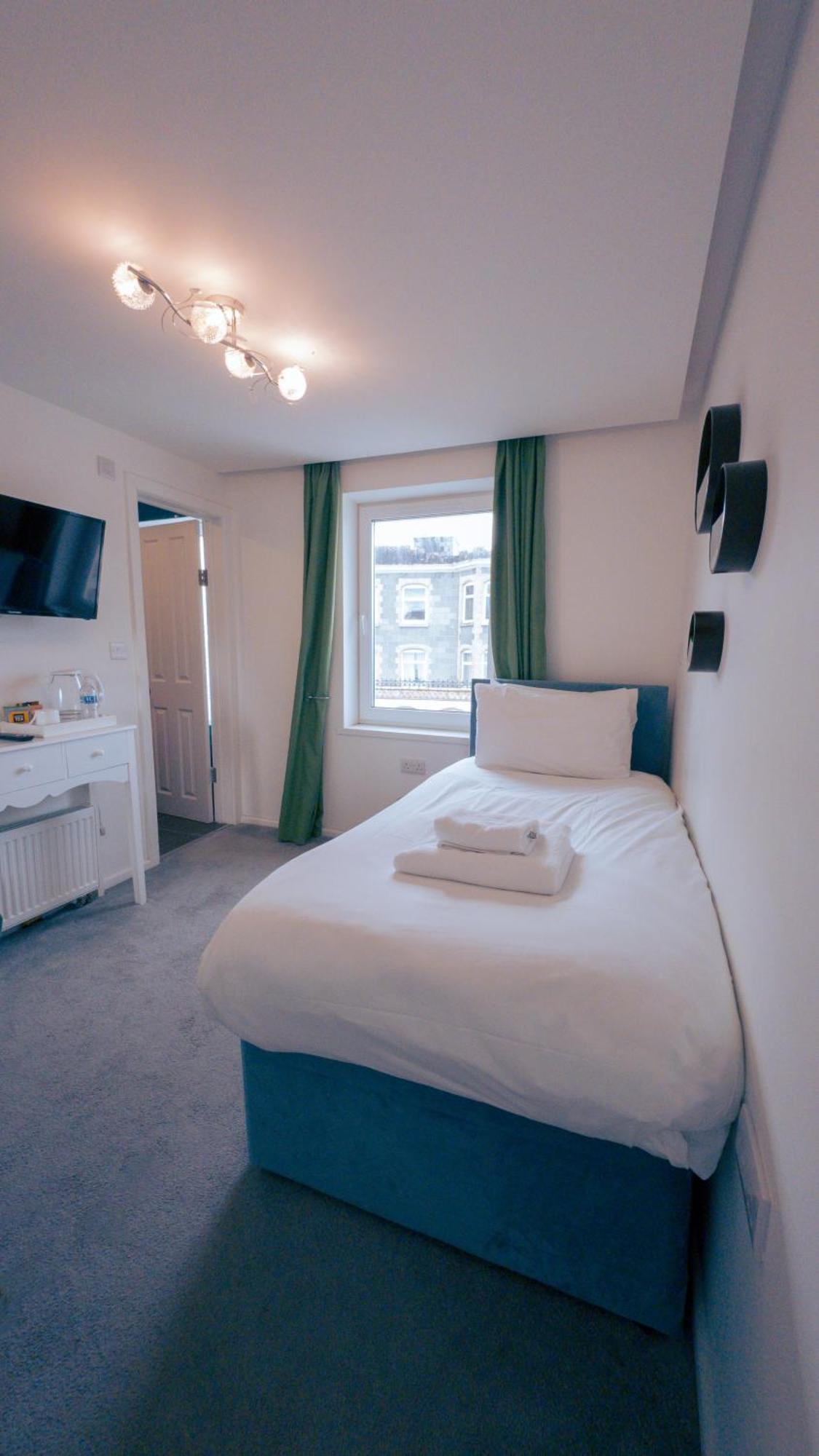 Oyo Newquay Beach Hotel Экстерьер фото